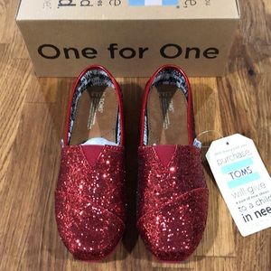 Tom’s Girl’s Flats - Red Glitter, Size 12.5 Youth